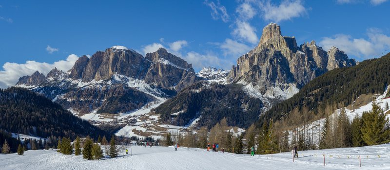 Corvara below the Sassongher in winter