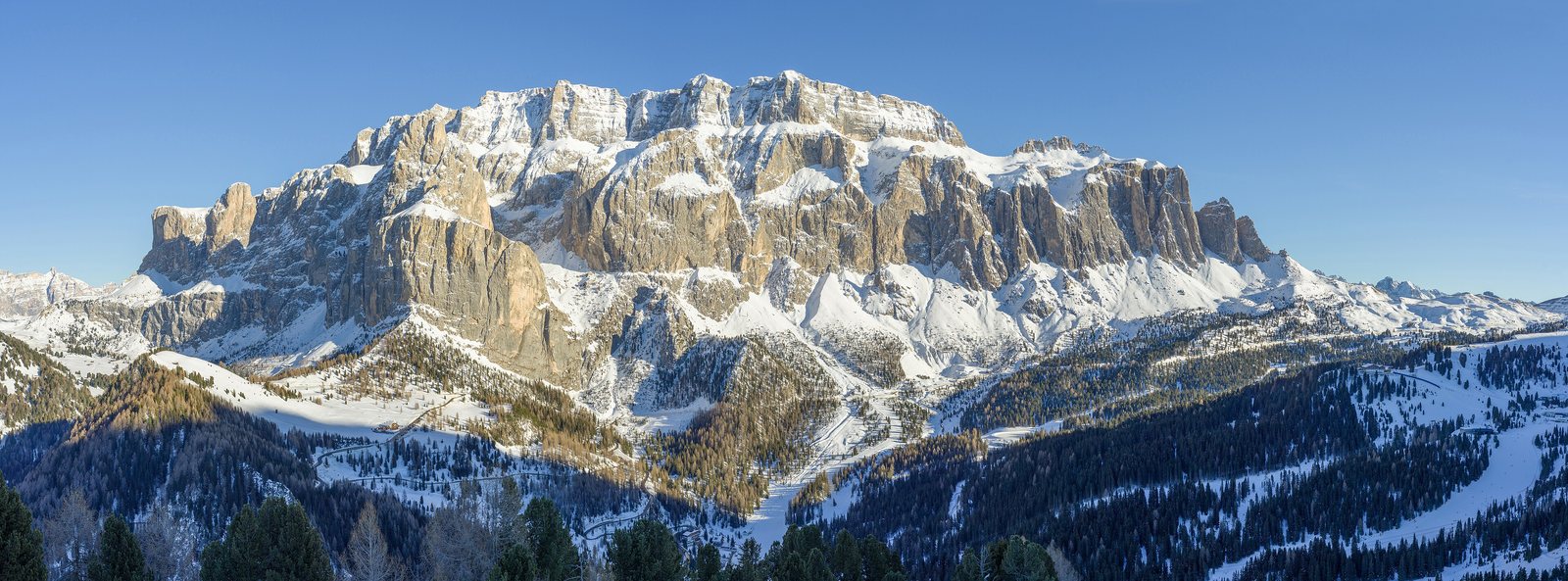 The Sella group from Ciampinoi in winter