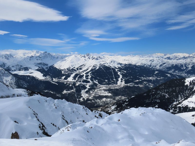 The La Tania and Courchevel slopes seen from across the valley