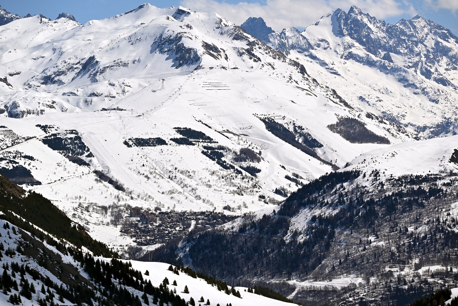 Les Deux Alpes ski area seen from across the valley