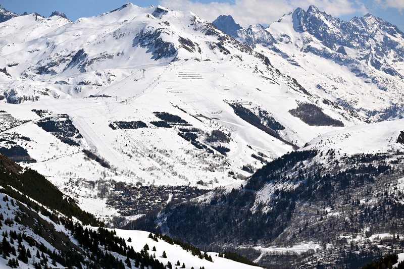 Les Deux Alpes ski area seen from across the valley