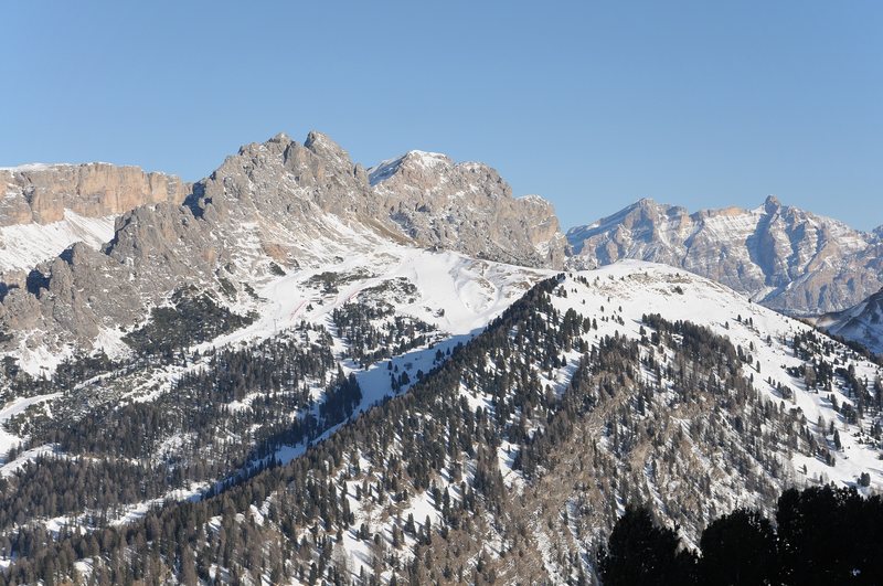 Dantercepies and Col Bustac above Selva in January